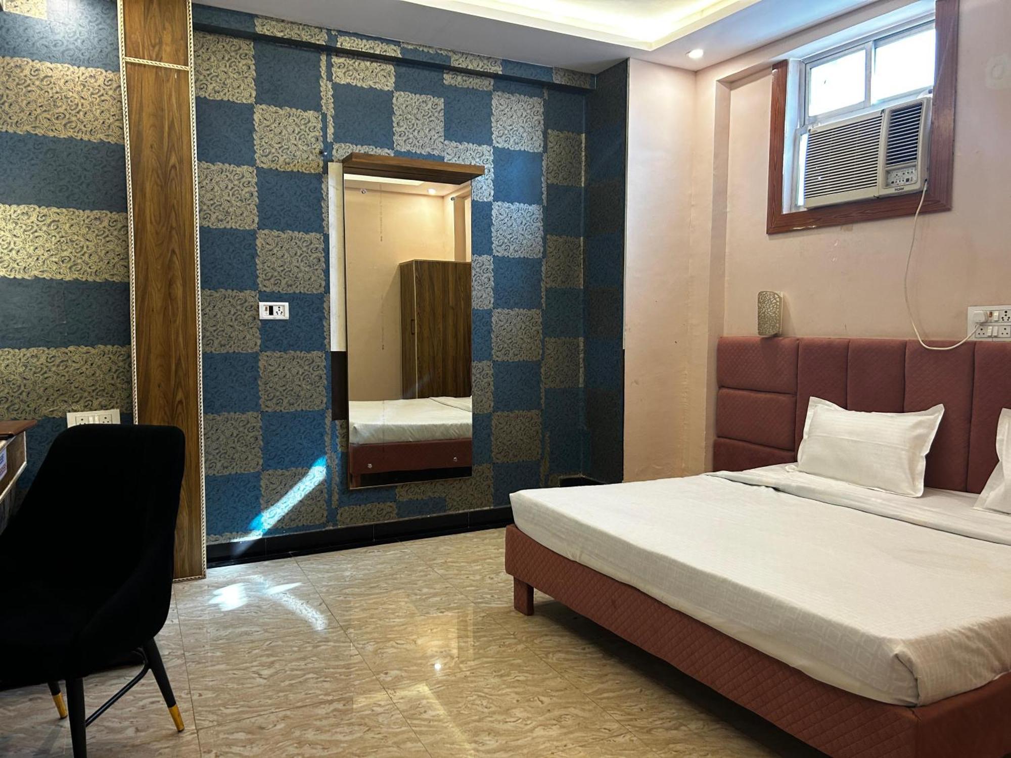 Hotels7Apple Mahoba Екстериор снимка